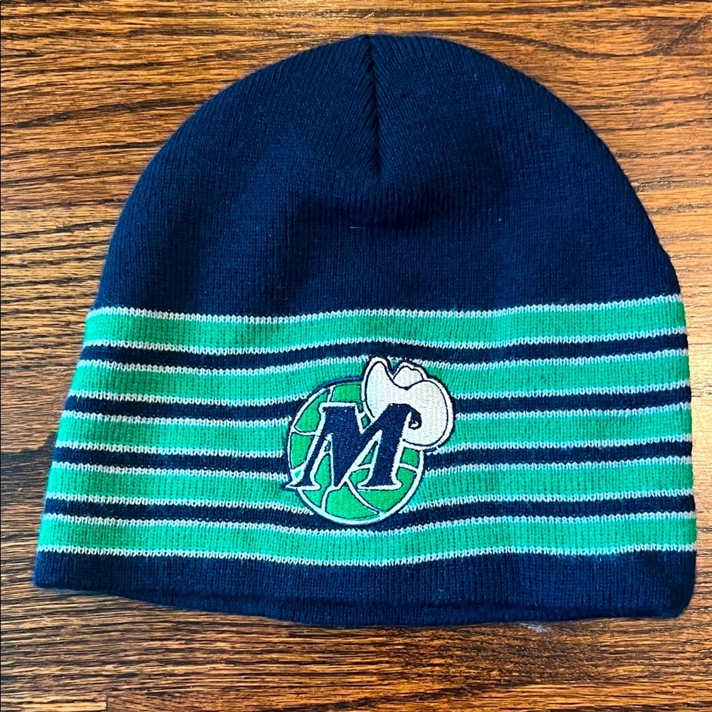 Kids Striped Beanie with Dallas Mavericks Logo - Navy and Green